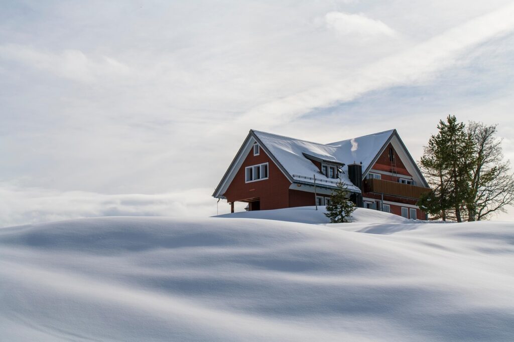 冬キャンプに必要なシェルターの選び方は？
