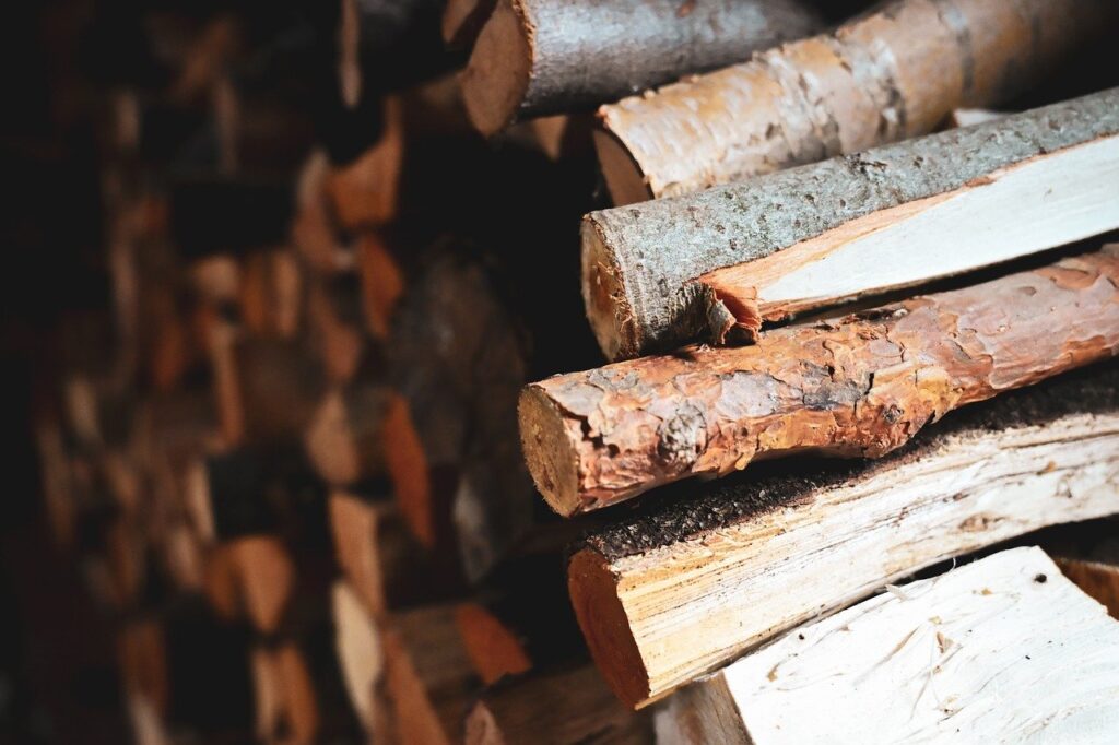 冬キャンプで役立つ燃料ボトルの保温DIYアイデアは？