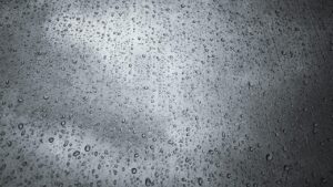 冬キャンプで雨の日におすすめの防寒対策は？